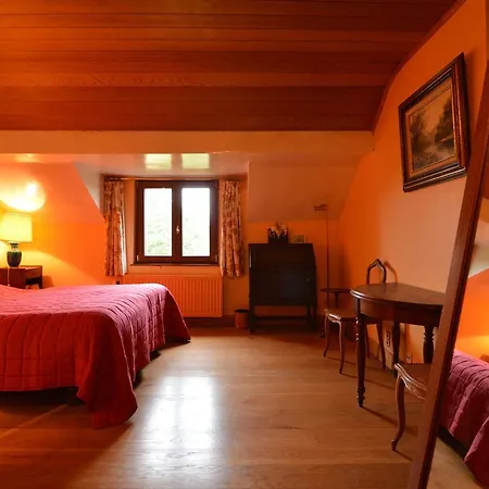 Spacious Holiday In Near Forest Nyaraló *