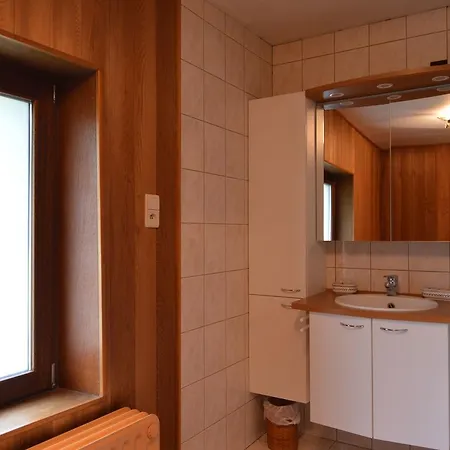 Spacious Holiday In Near Forest Feriehus *