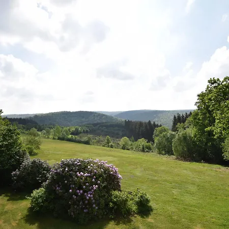 Spacious Holiday In Near Forest Feriehus *